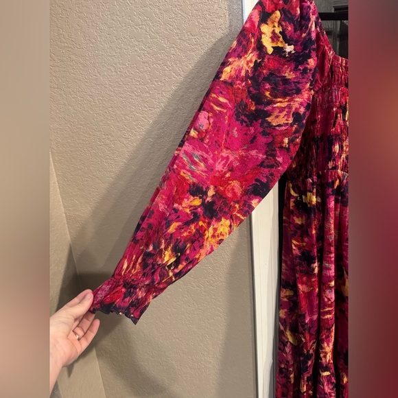 Vibrant Floral Long Sleeve Dress - Picture 4 of 4